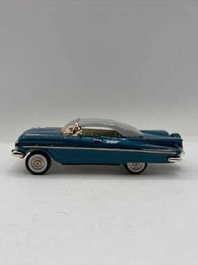 Department 56 2000 Vintage Snow Village 1959 Chevrolet Impala Convertible 55289